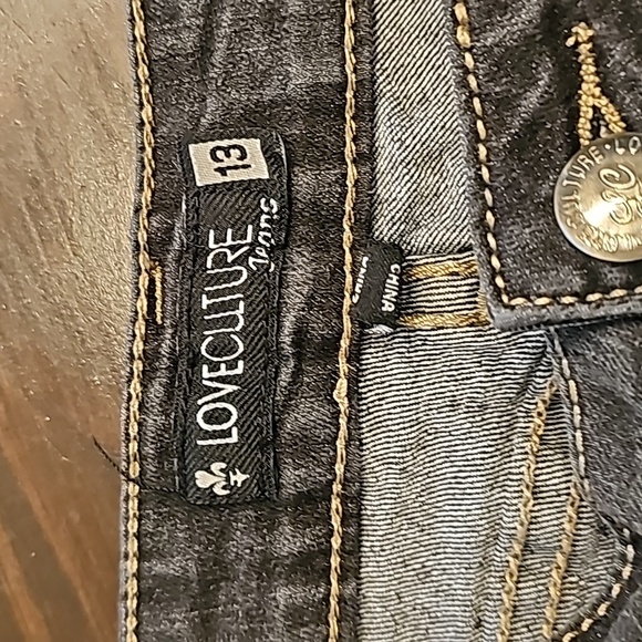 Juniors Love Culture jeans - Picture 2 of 4